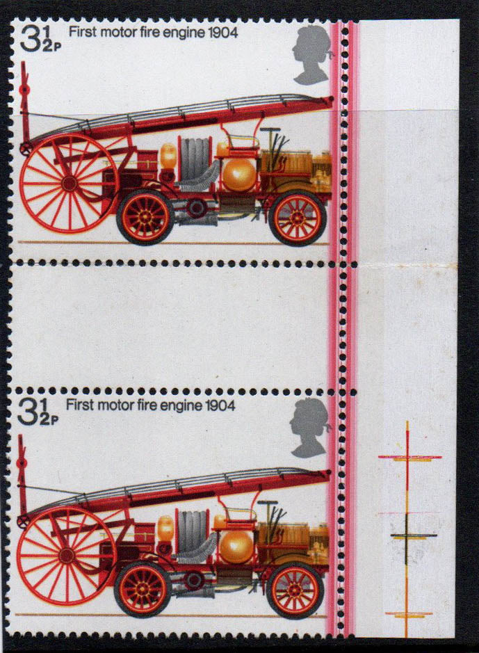 1974 GB SG950 3½p Fire Prevention Bi-Centenary Vert Gutter Pair showing Red Blade Flaw U/M