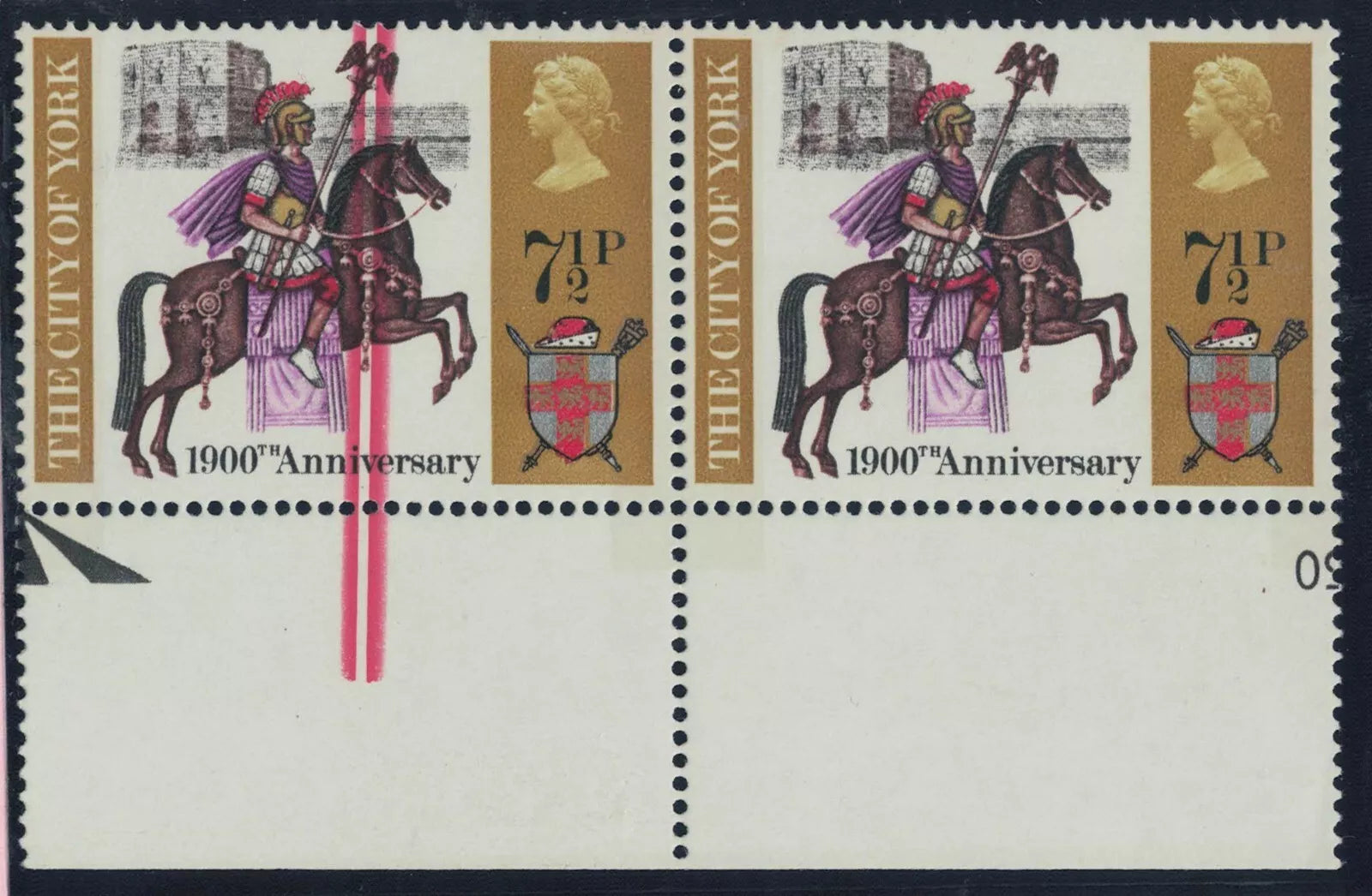GB 1971 Anniversaries SG888 7½p Margin pair with substantial Blade Flaw