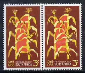South Africa 1966 Maize Plants 3c se-tenant pair (from 5th Anniversary set) unmounted mint, SG 264