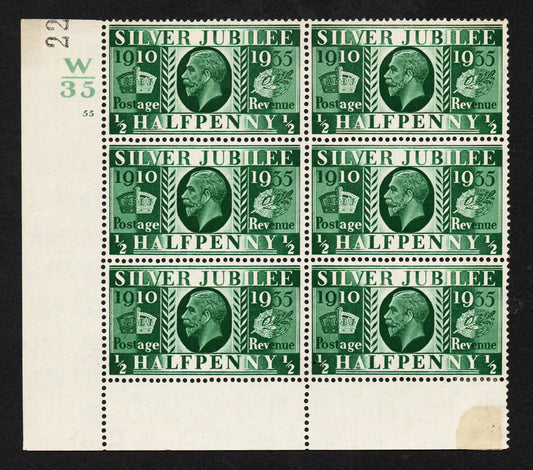 GB 1935 KEVIII SG453 ½d Cylinder 55 no dot Control W/35 Block of 6 M/M top two stamps. (AM906)