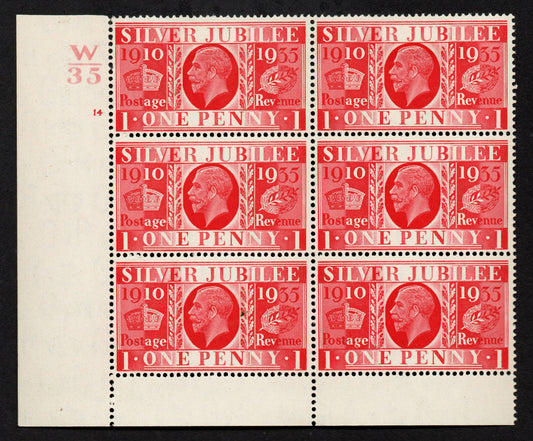 GB 1935 KEVIII SG453 ½d Cylinder 14 no dot, Control W/35 Block of 5, Perf 6,  M/M top two stamps