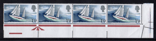 GB 1967 QEII Gipsy Moth SG751 misperfed due to Paper Fold Error