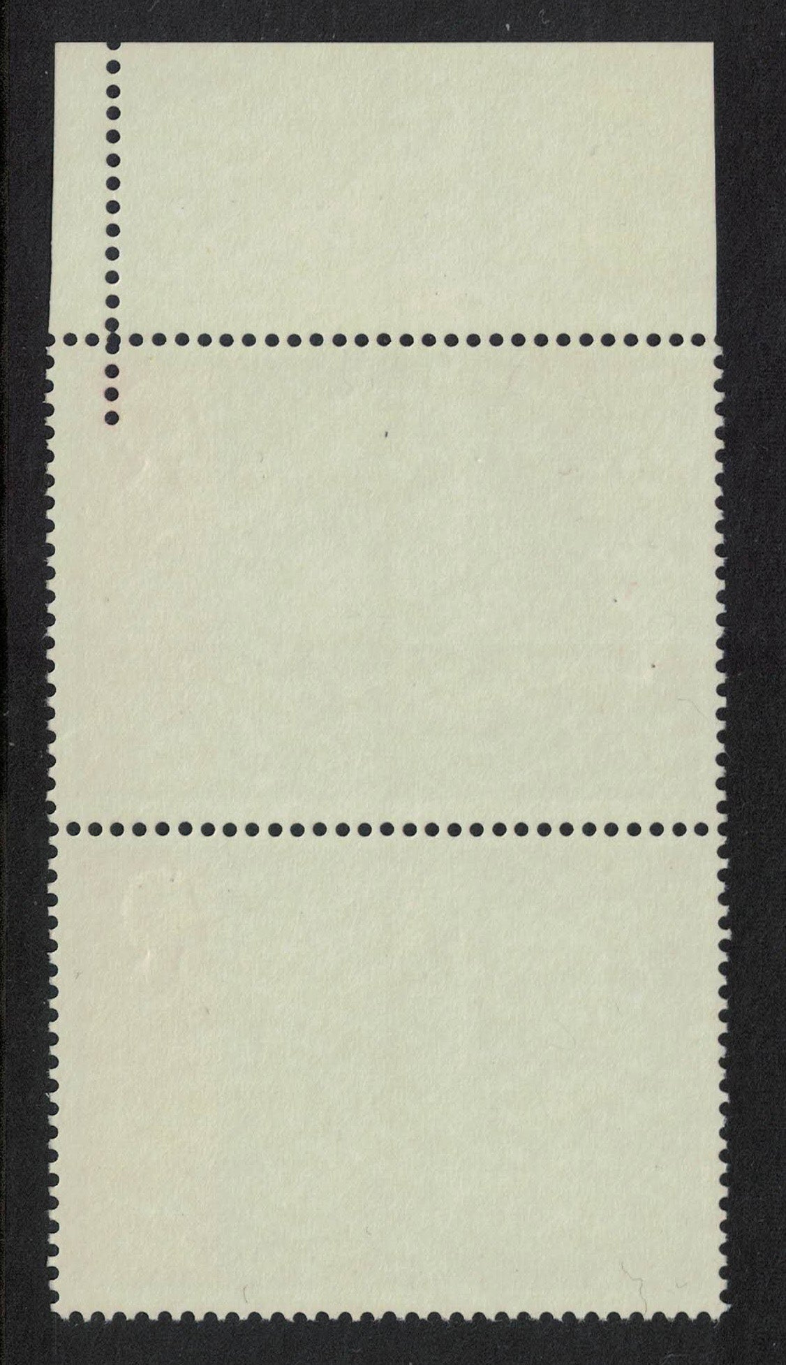 1971 GB SG894 2½d Xmas with misperforation error from top U/M Vert Pair