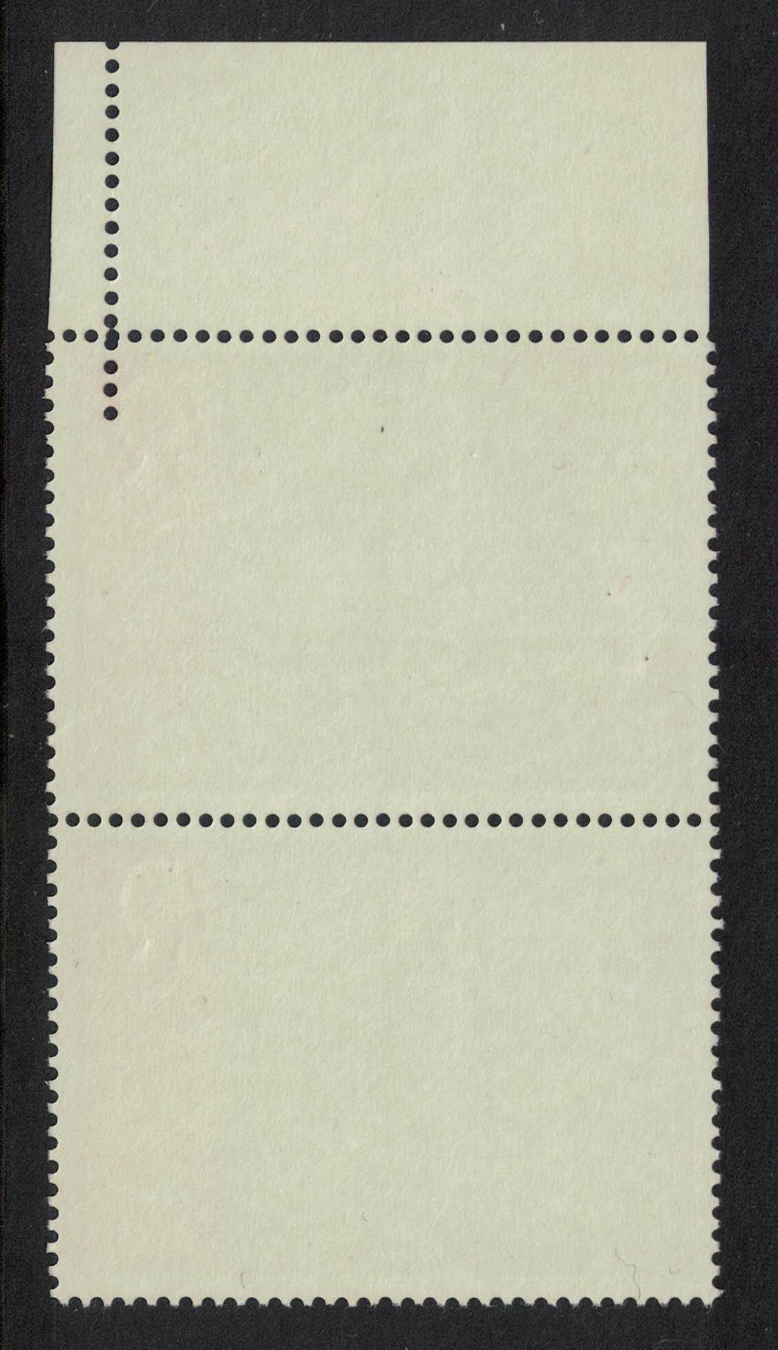 1971 GB SG894 2½d Xmas with misperforation error from top U/M Vert Pair (A0164)