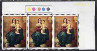 GB Great Britain 1967 Christmas 4d (Murillo) corner traffic light strip of 3 with gold shifted to right (Head touching perfs) unmounted mint (also shows shift of phosphor) SG 757var
